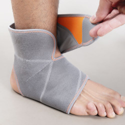 InnovaGoods Hot and Cold Ankle Gel Wrap for Pain Relief Well-being and relaxation products